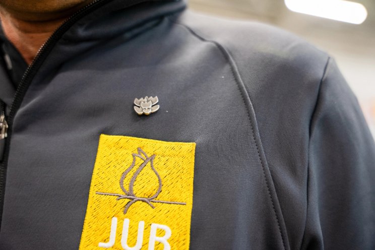 JUB Holland ontvangt eerste SilvaTulipa-pins