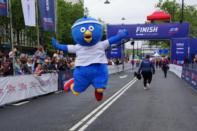 Benefietveiling levert €17.629 op voor Roparun Benefietveiling levert €17.629 op voor Roparun