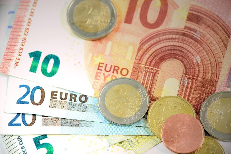 'Zorg dat je contant geld in huis hebt door dreiging' 'Zorg dat je contant geld in huis hebt door dreiging'